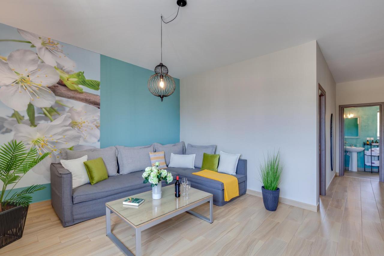 Chania Elite Homes Ii-Apartment Near Venizelos Tombs Monument ภายนอก รูปภาพ